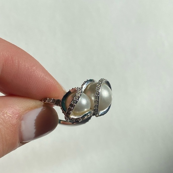 Swarovski Jewelry - SWAROVSKI faux Pearl silver tone ring size 6